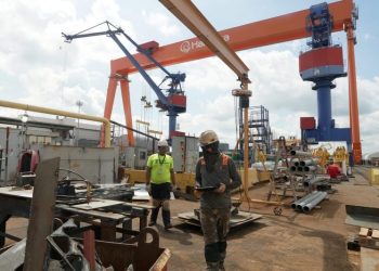 A flagging U.S. industry looks for new life in a Philadelphia shipyard